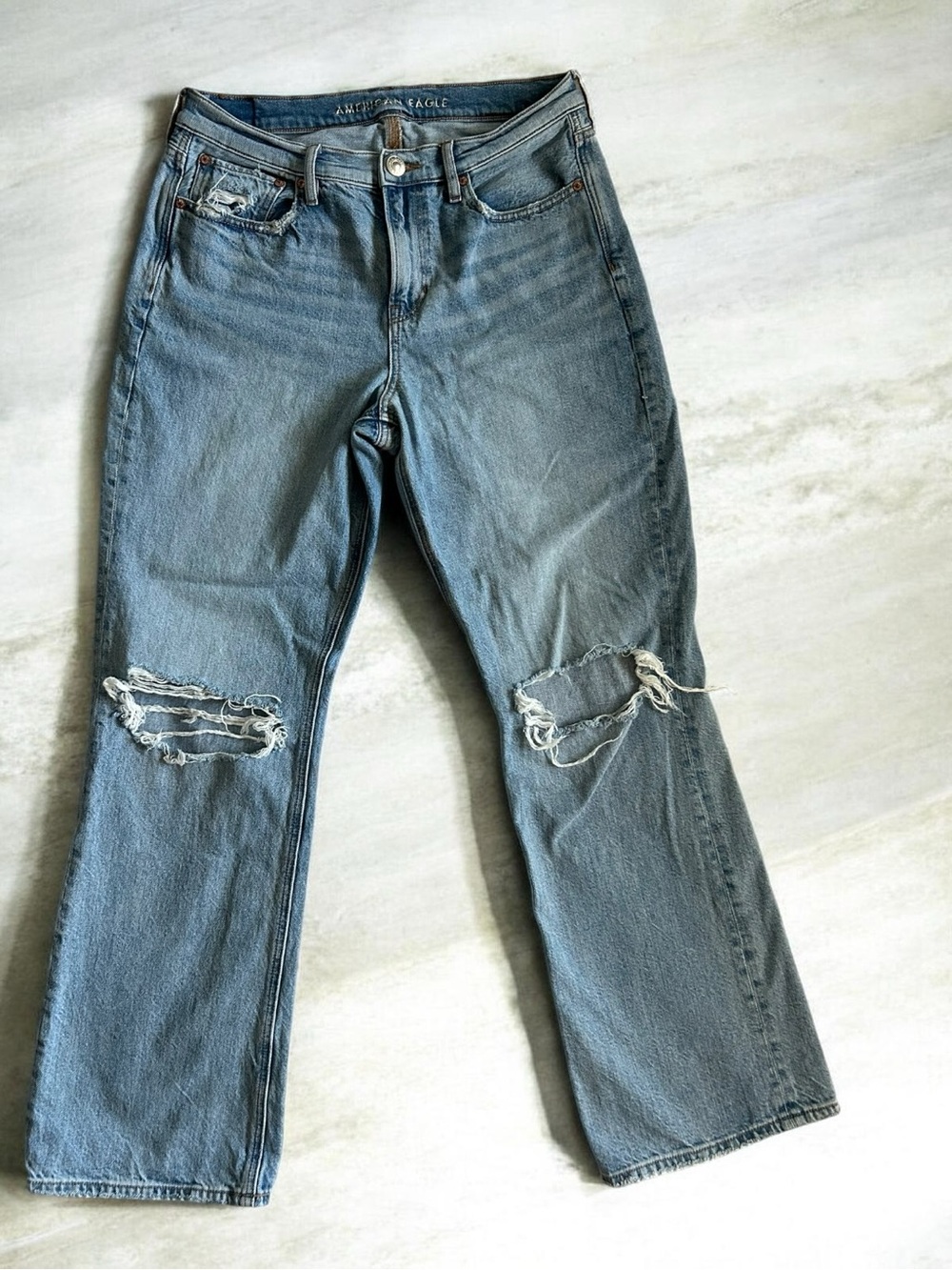 American Eagle Outfitters Light Wash Distressed 90s Bootcut Jeans
